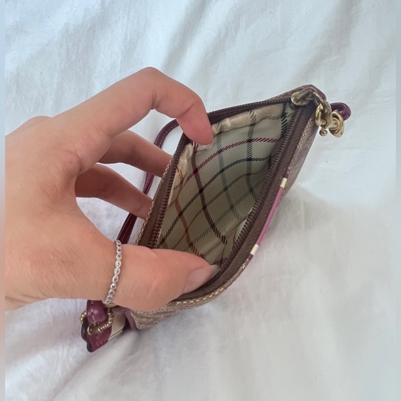 Cute Coach wristlet in berry/pink/purple - Picture 3 of 3